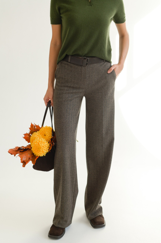 Брюки из теплой, фактурной  ткани 